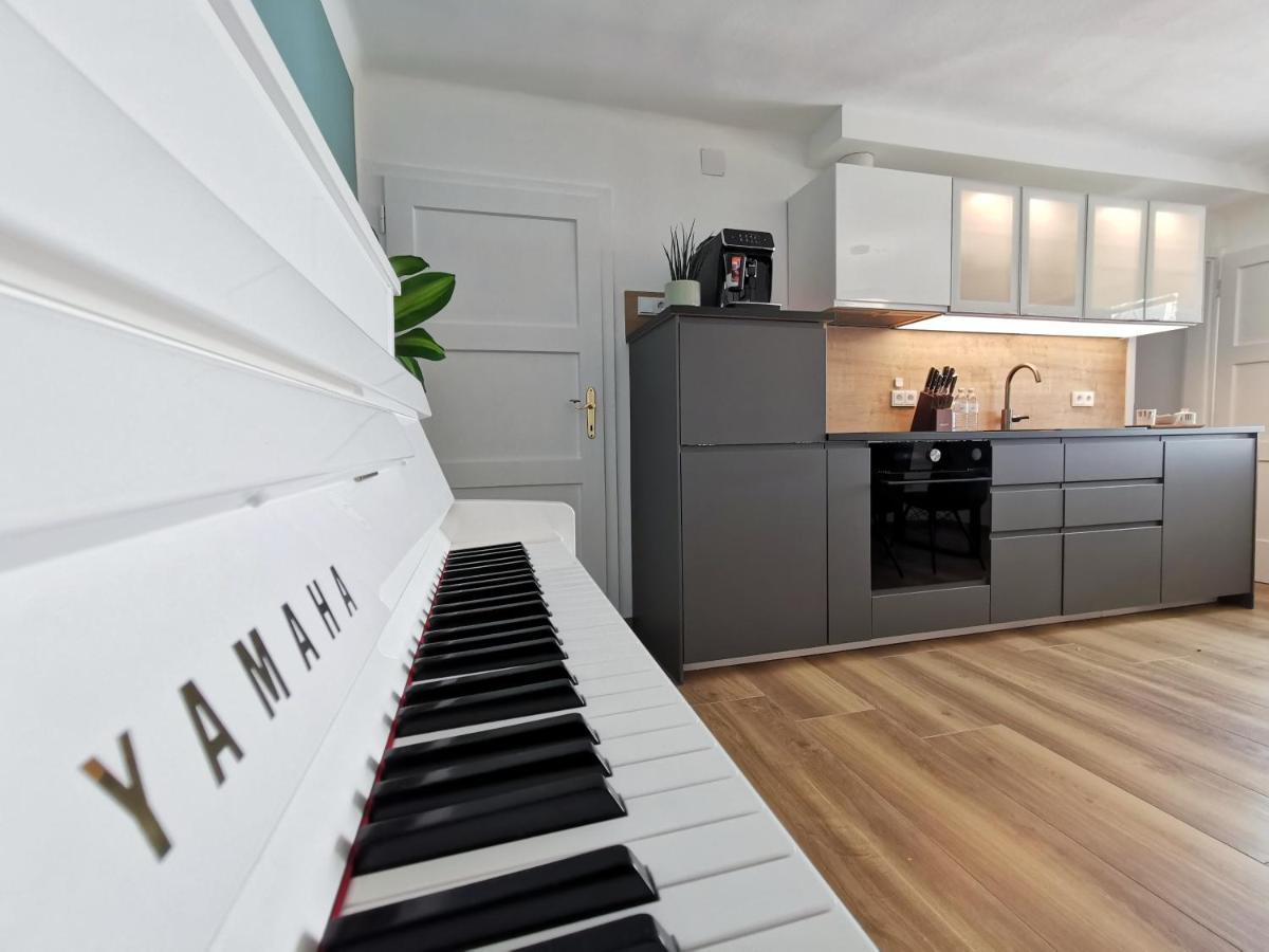 Neues City Center Piano Appartement Mit Netflix Klagenfurt am Woerthersee ภายนอก รูปภาพ