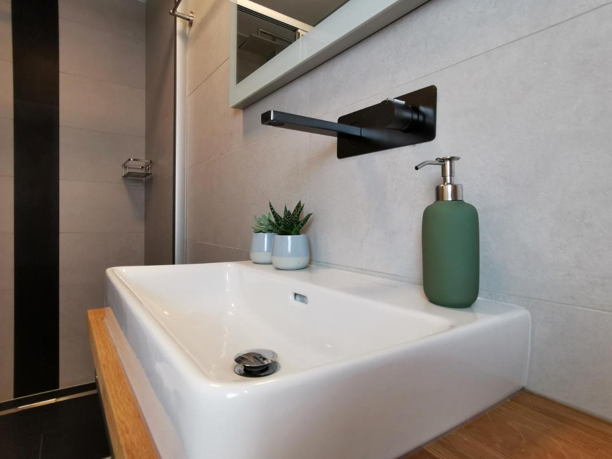 Neues City Center Piano Appartement Mit Netflix Klagenfurt am Woerthersee ภายนอก รูปภาพ