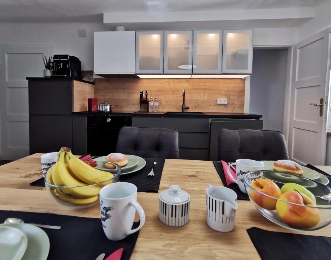 Neues City Center Piano Appartement Mit Netflix Klagenfurt am Woerthersee ภายนอก รูปภาพ